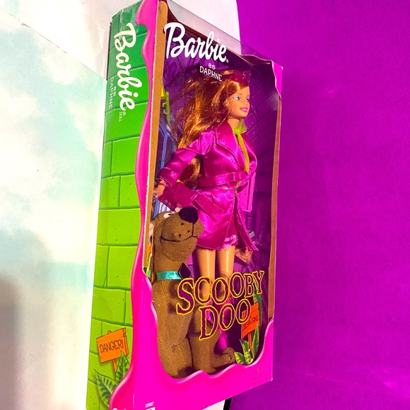 BARBIE AS DAPHNE COLLECTABLE DOLL & SCOOBY DOO VINTAGE 2001 MATTEL ORIGINAL BOX - Picture 9 of 13